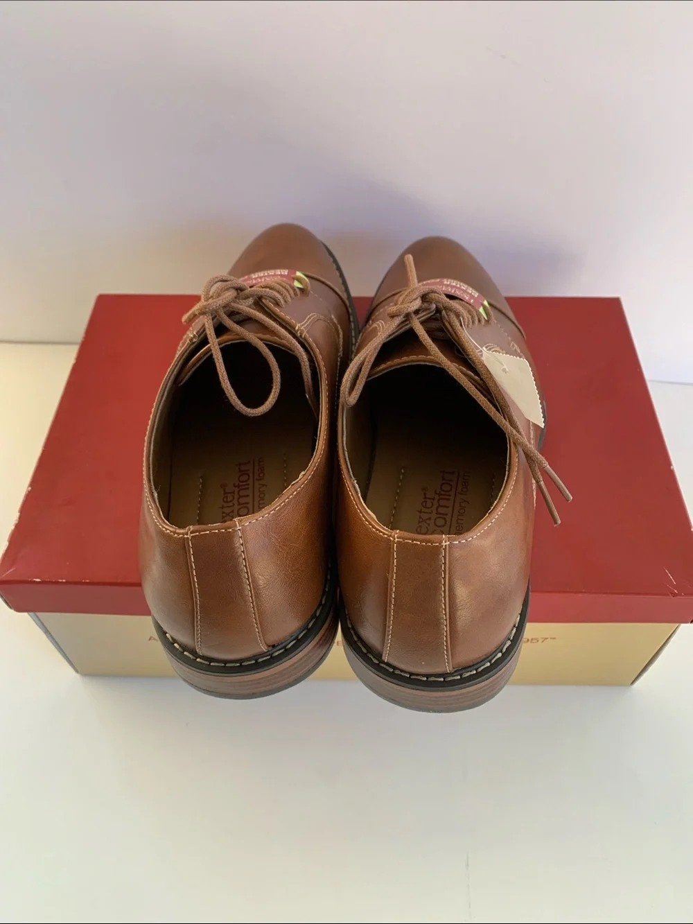 Dexter  Menś Cognac  Shoes with Memory Foam Size 9.5